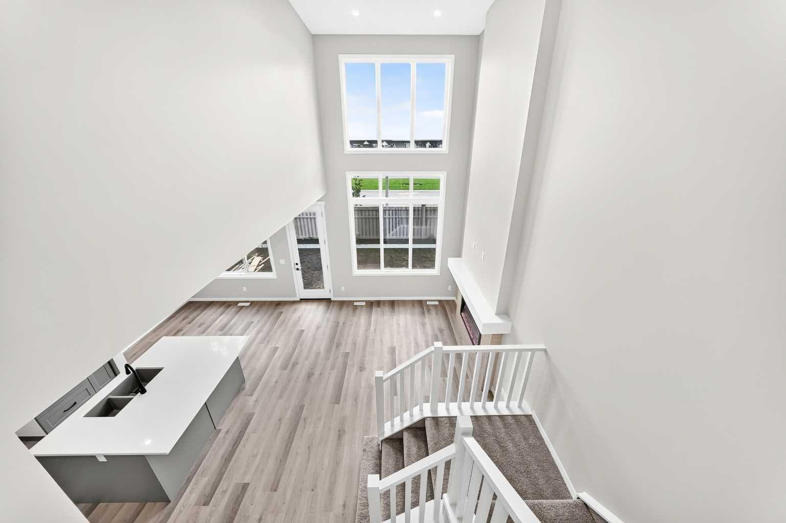 87 Mercado Crescent SE