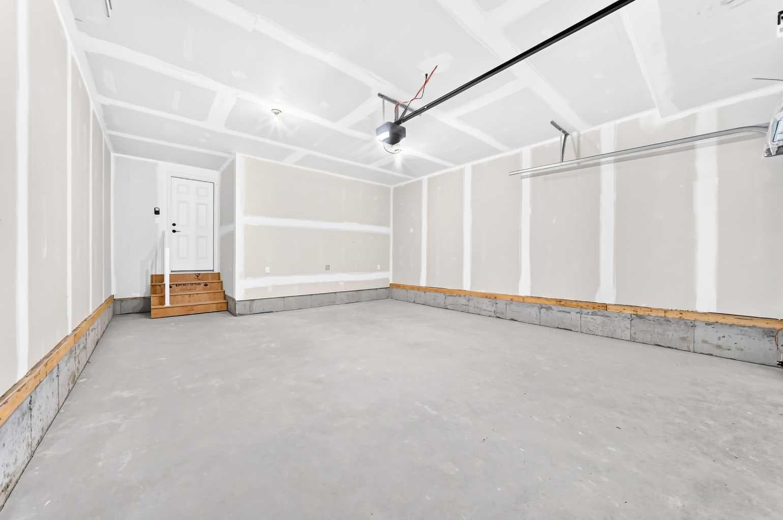 87 Mercado Crescent SE