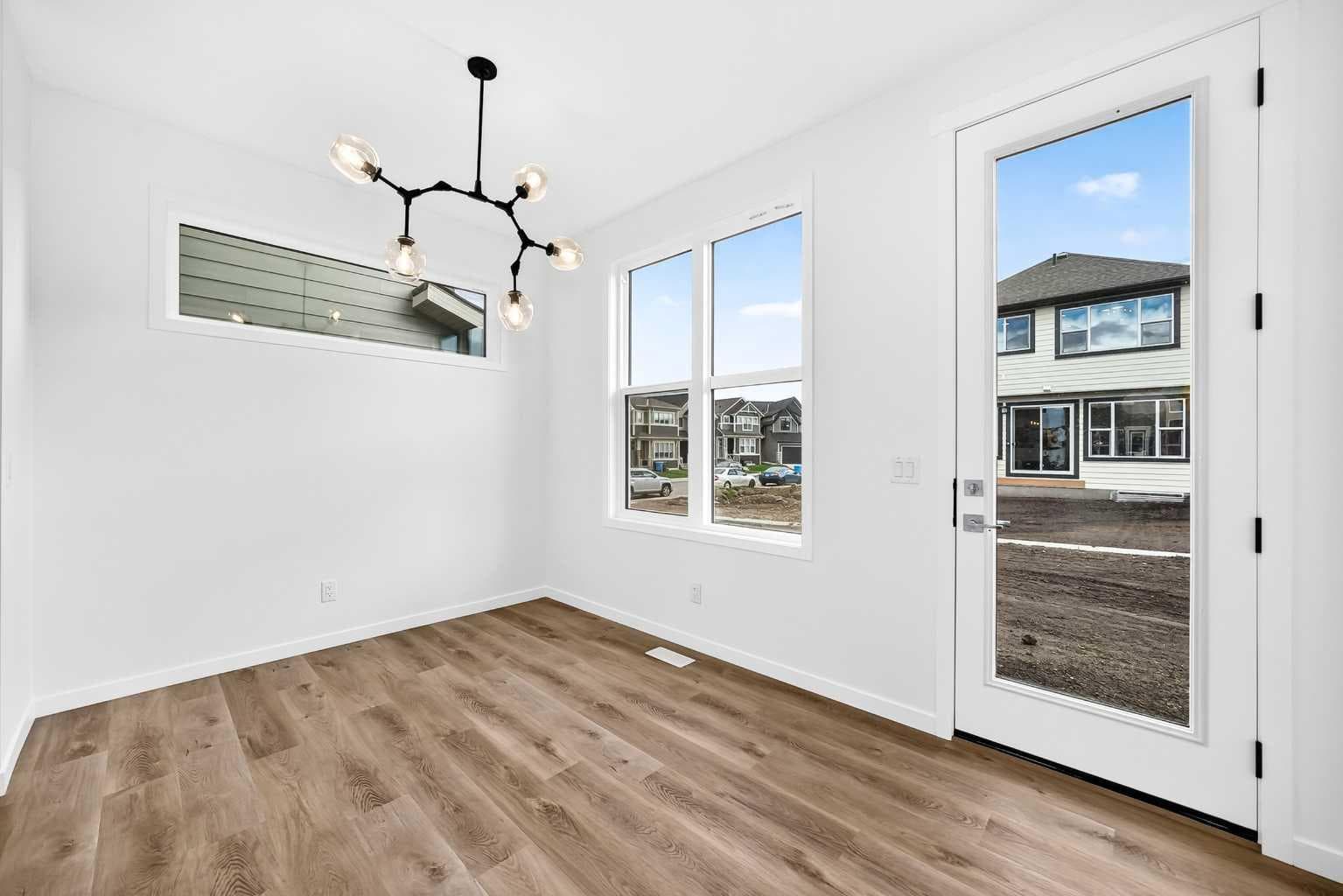 551 Mercado Avenue SE