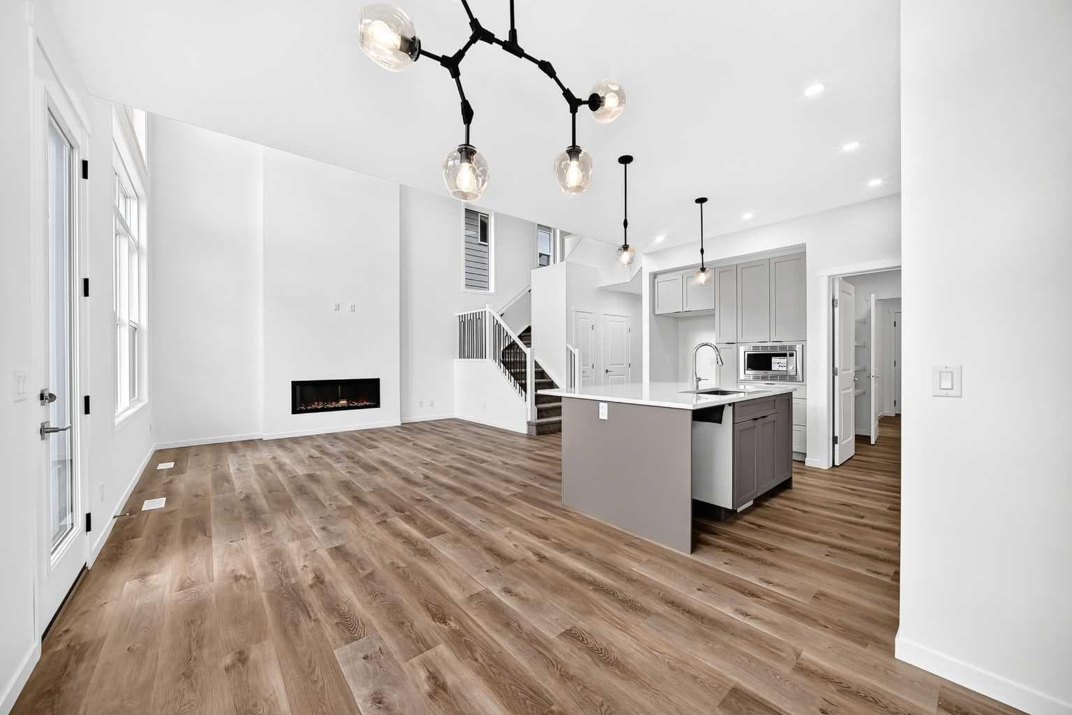 551 Mercado Avenue SE