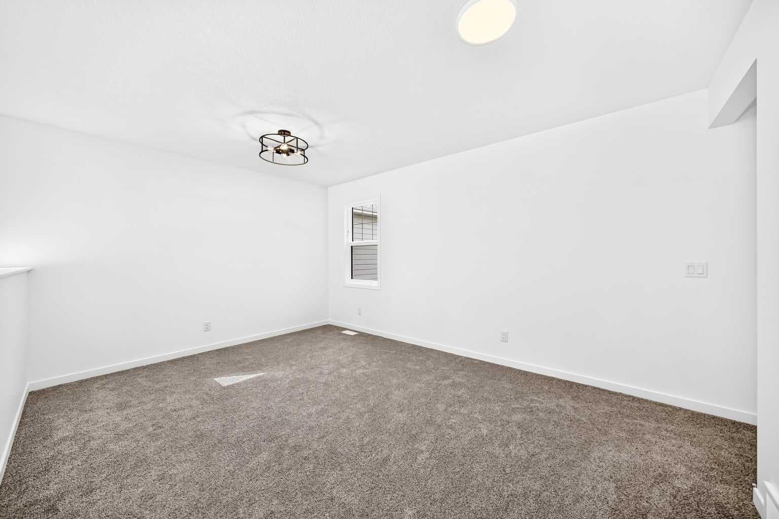 551 Mercado Avenue SE