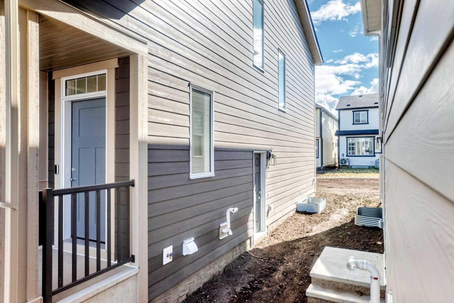 551 Mercado Avenue SE