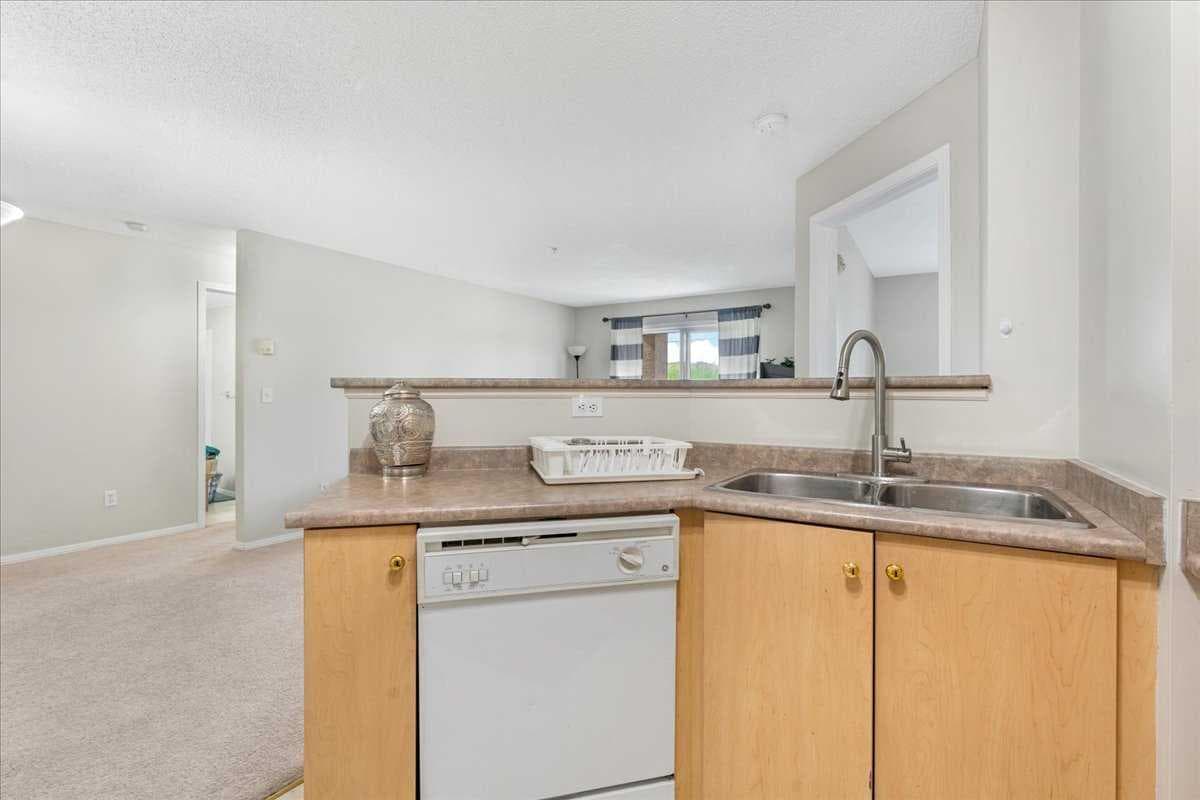213, 3000 Citadel Meadow Point NW