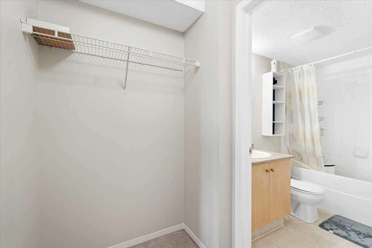 213, 3000 Citadel Meadow Point NW