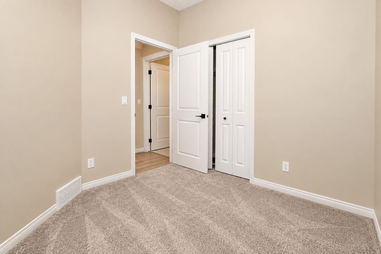 56 Corner Glen Green NE
