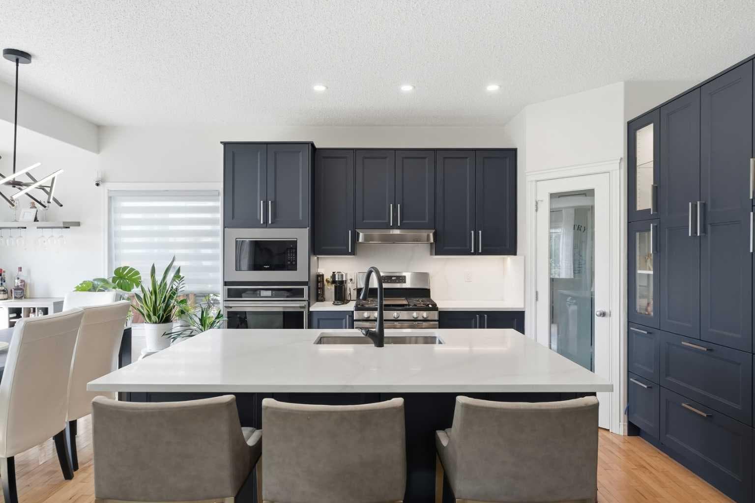145 silverado creek Crescent SW