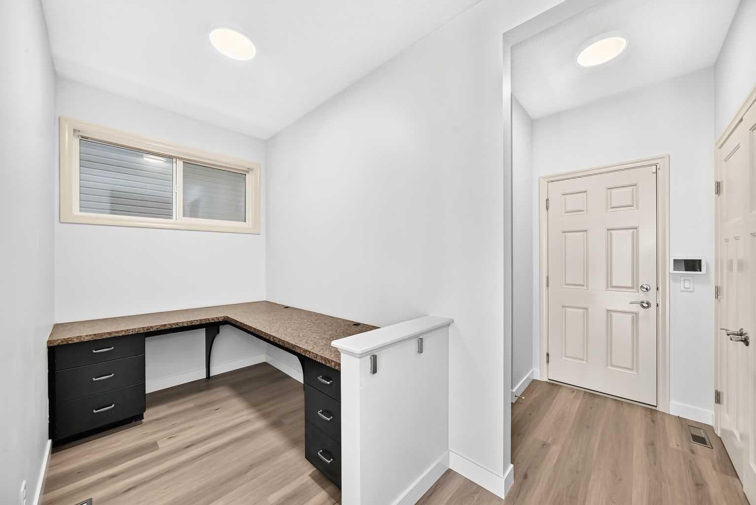 331 Evanston Way NW