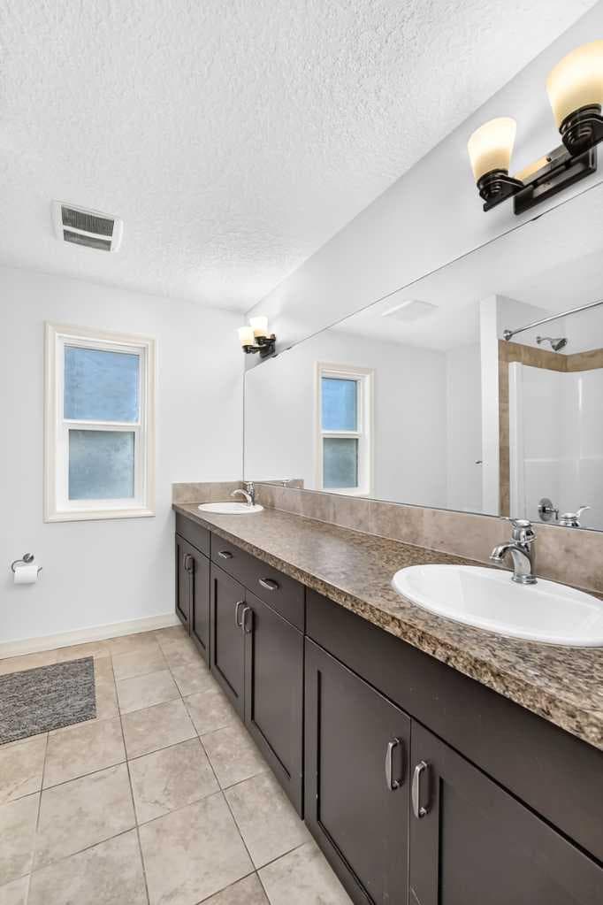 331 Evanston Way NW