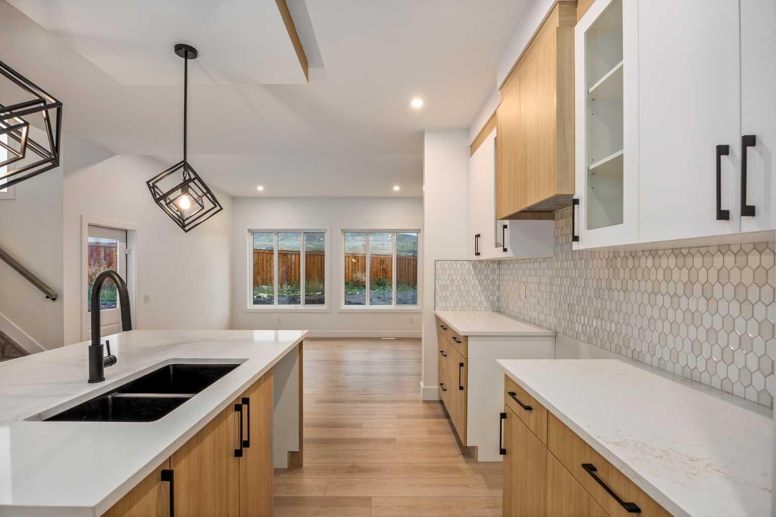 109 Topaz Place 