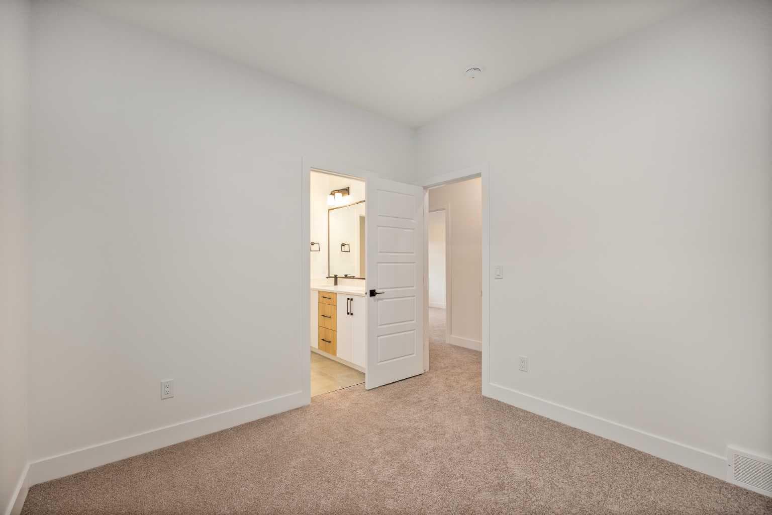 109 Topaz Place 