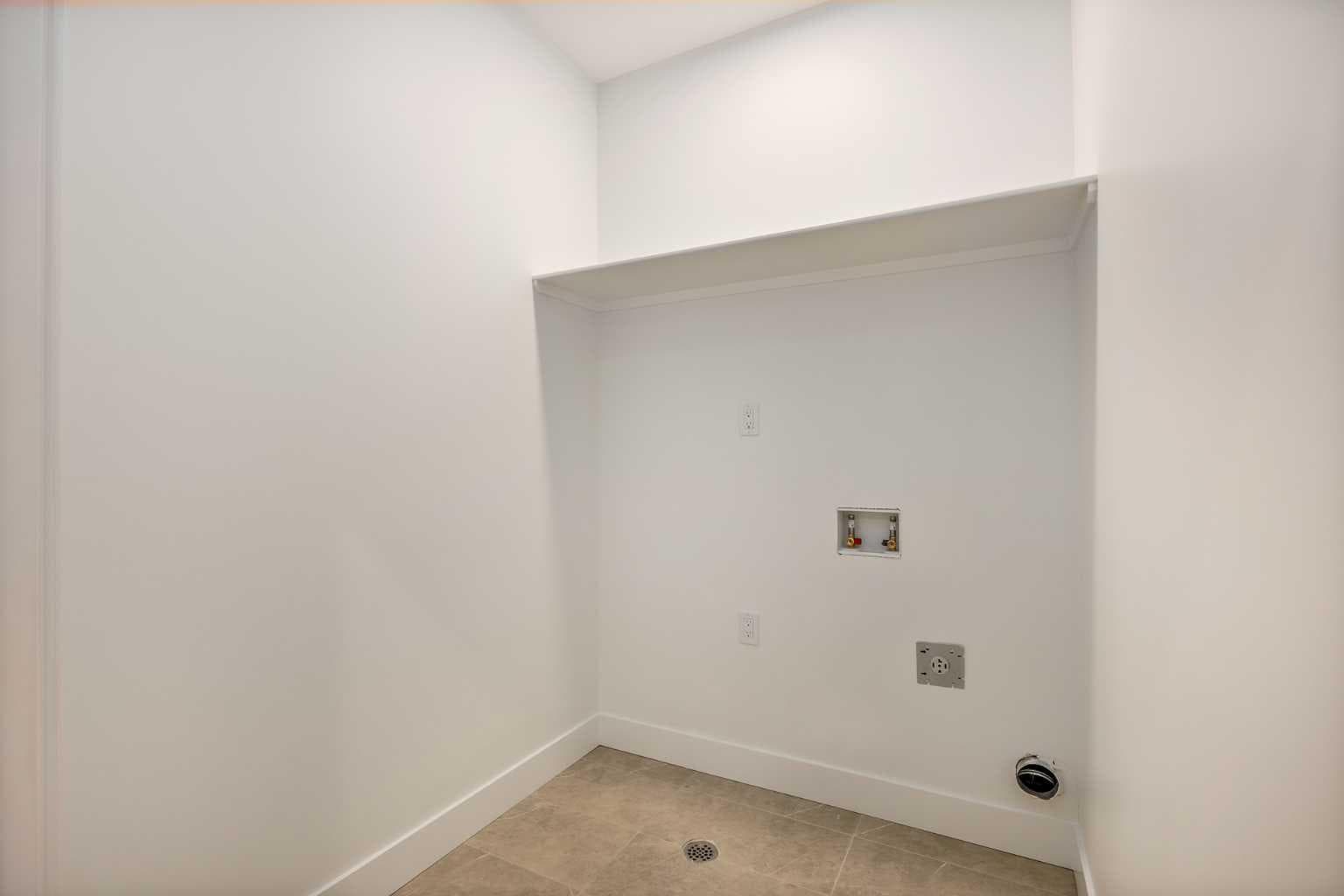109 Topaz Place 