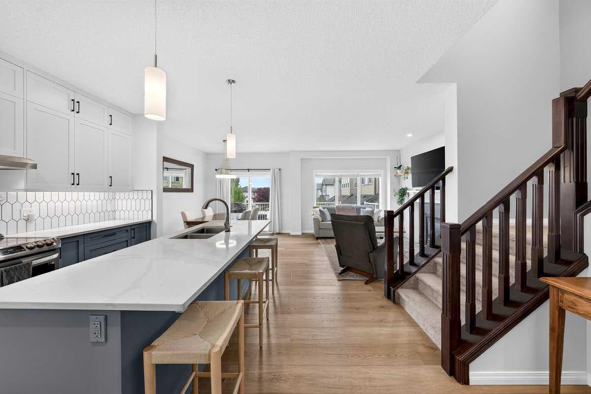 276 Kincora Glen Rise NW
