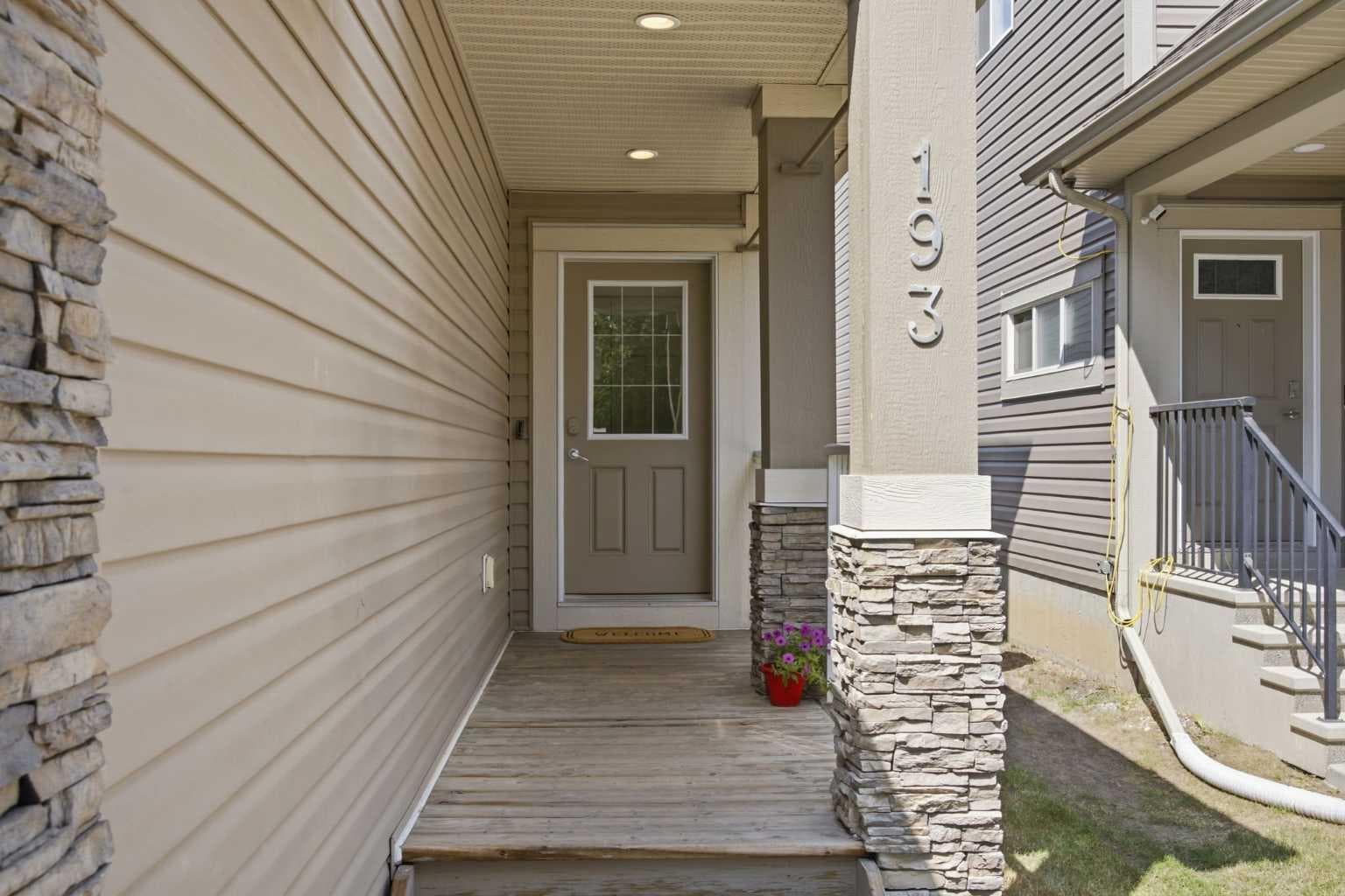 193 Hillcrest Drive SW