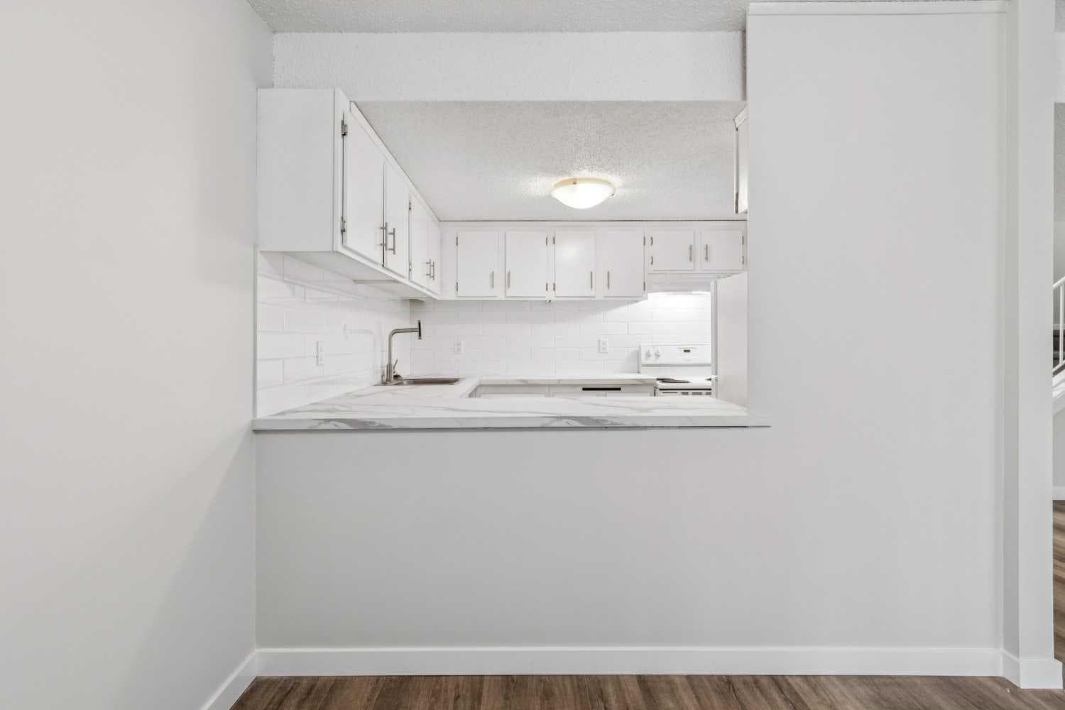 103, 2200 Woodview Drive SW