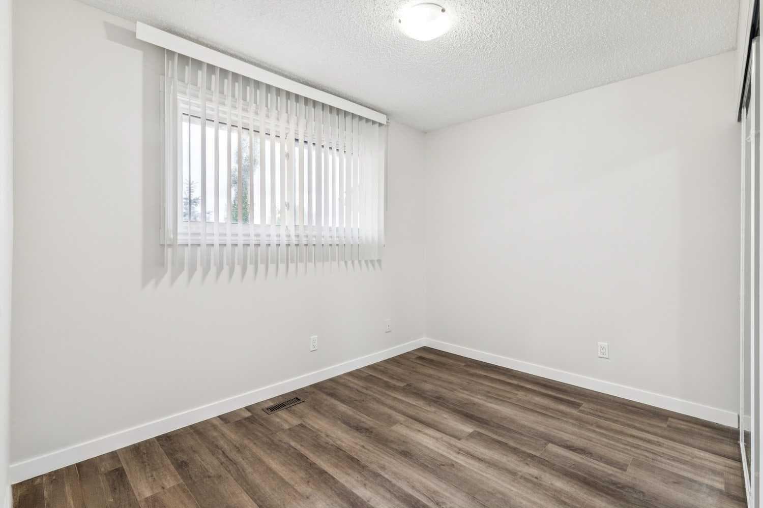 103, 2200 Woodview Drive SW