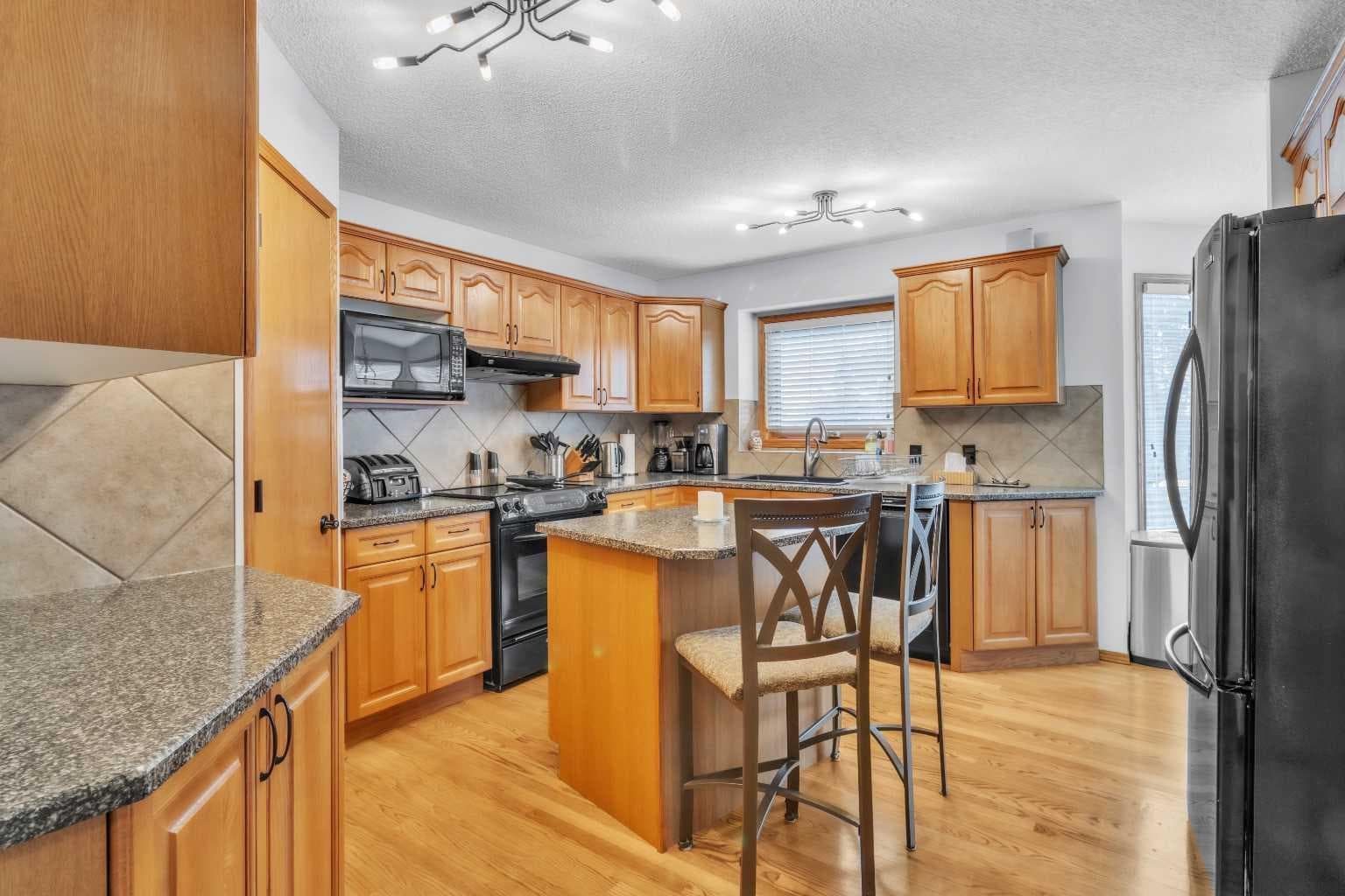 7 Tuscarora Point NW