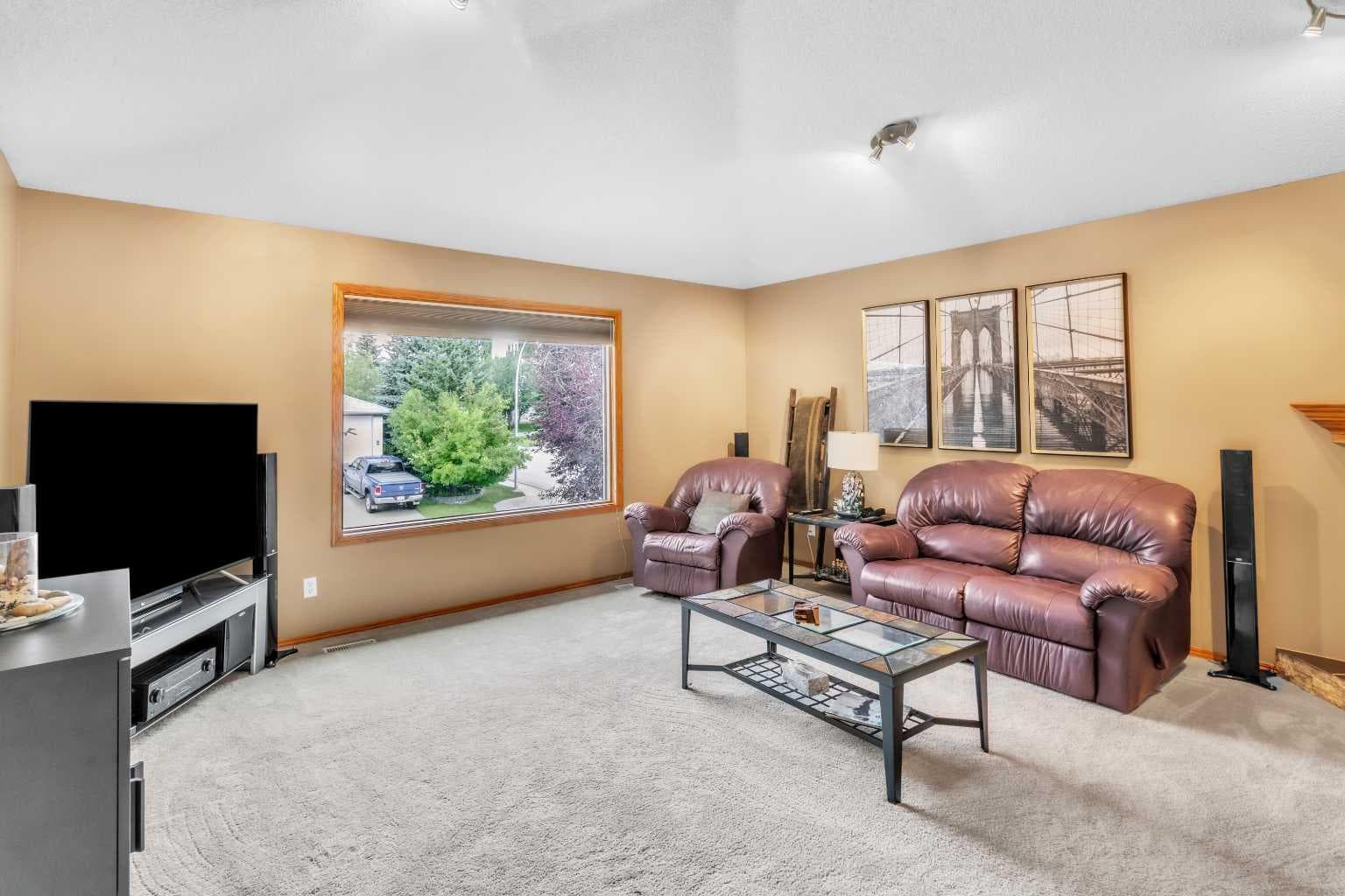 7 Tuscarora Point NW