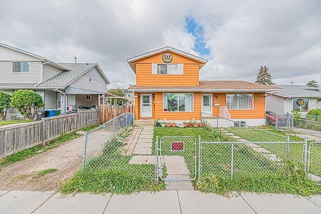 3326 Radcliffe Drive SE