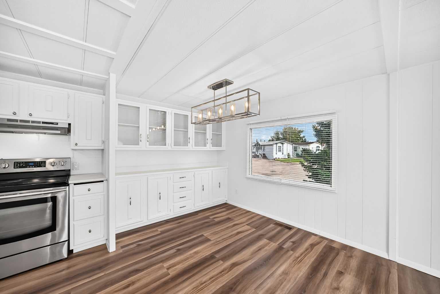 303, 99 Arbour Lake Road NW
