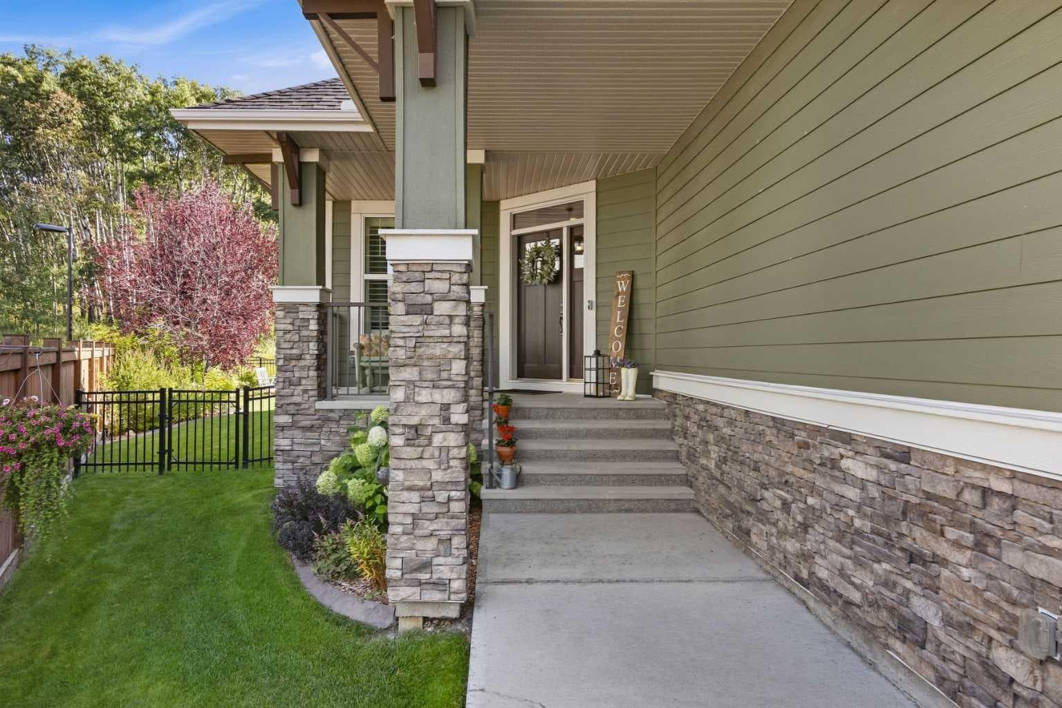 110 Cranbrook Hill SE