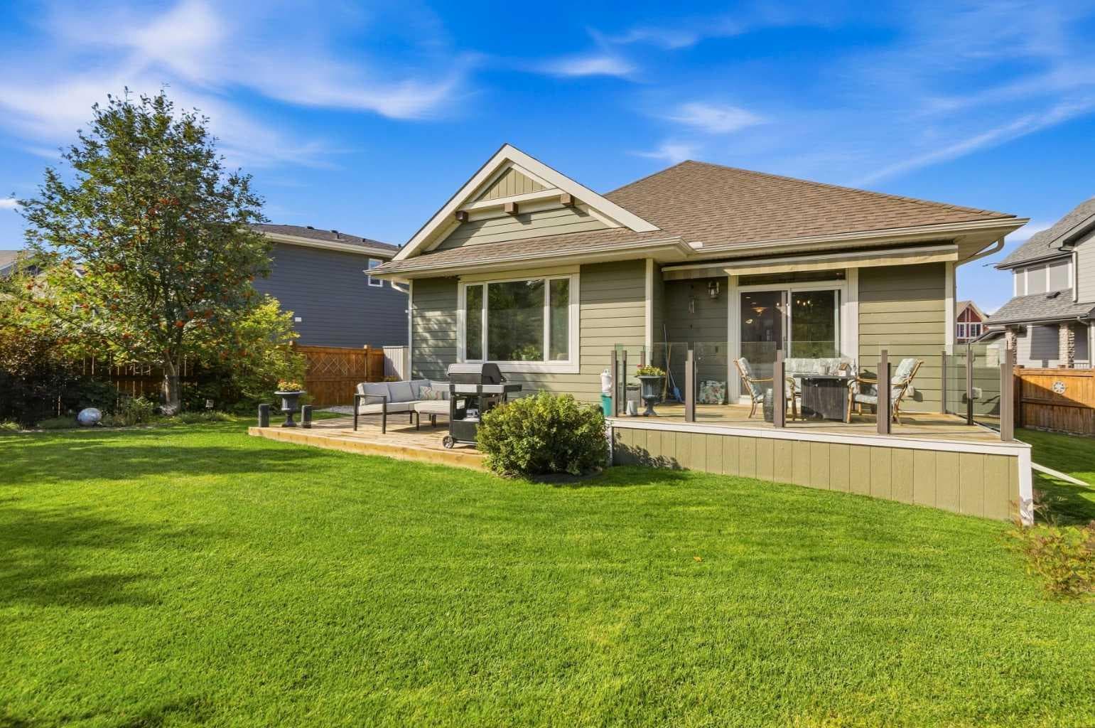 110 Cranbrook Hill SE