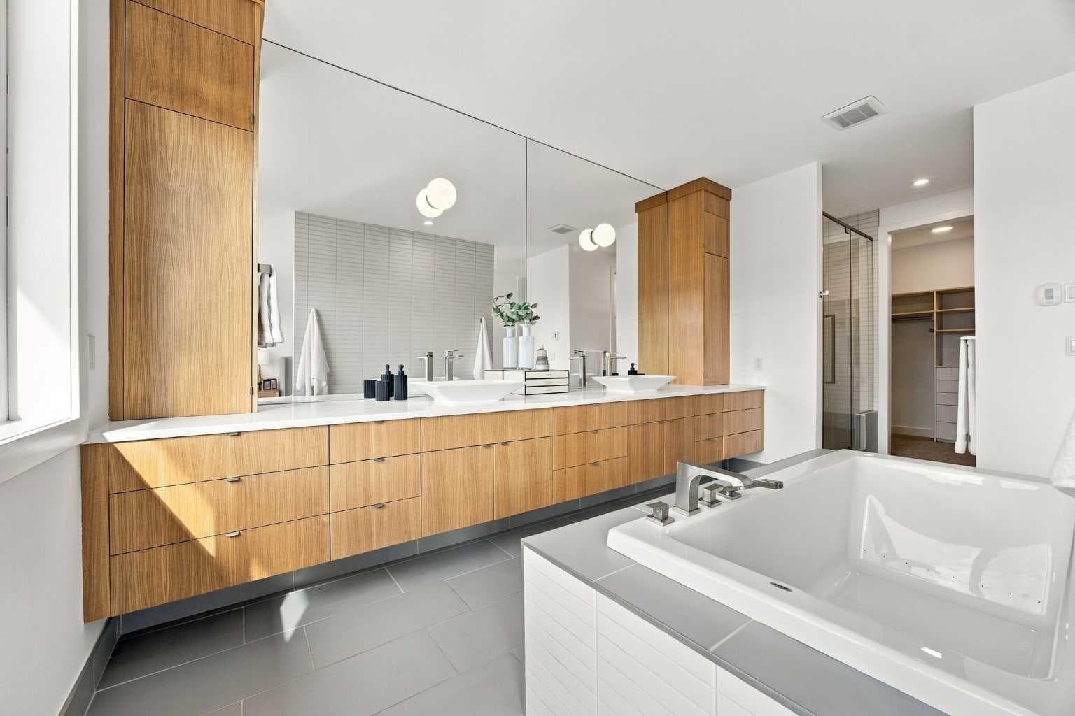 1105 Child Avenue NE