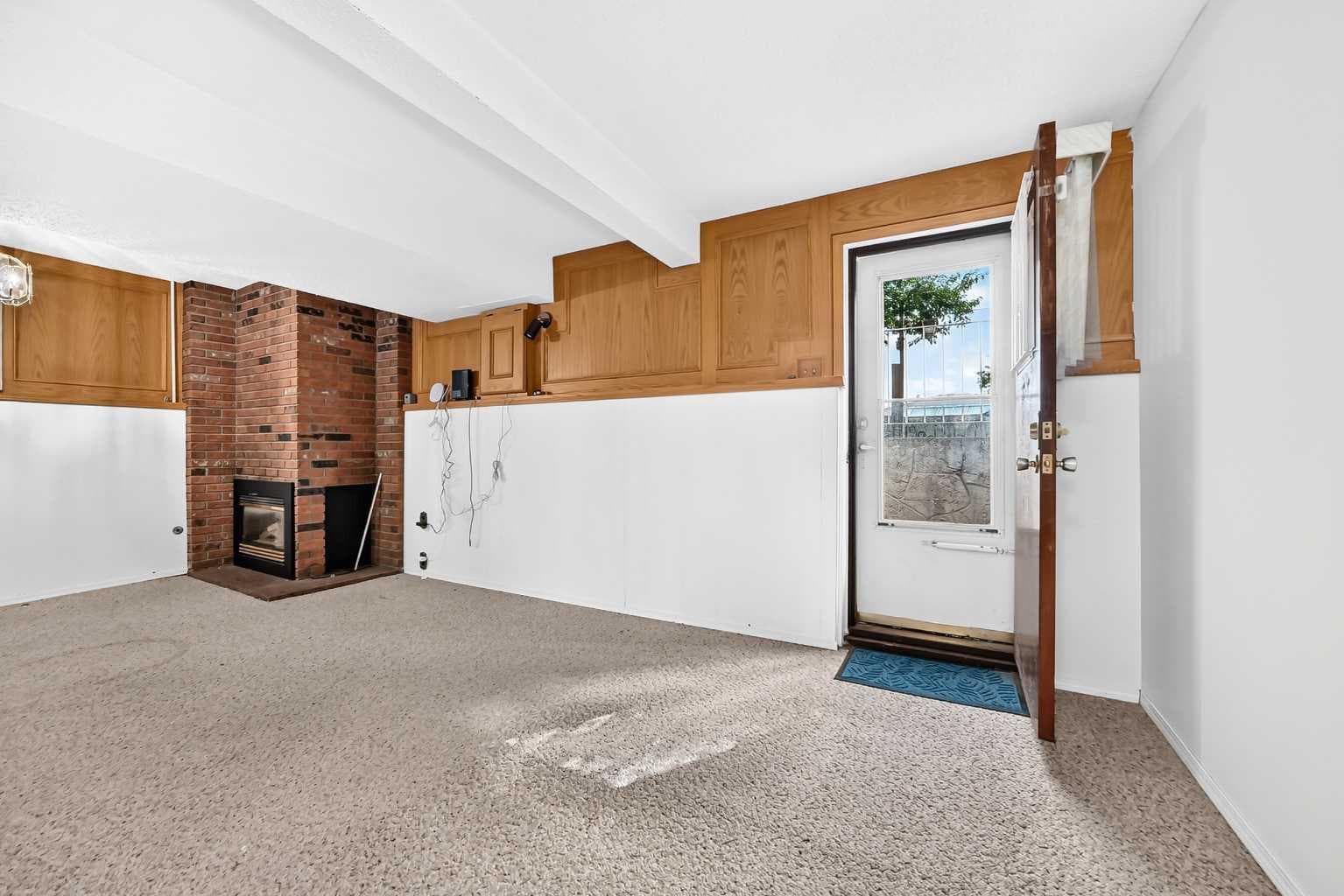 15 Maidstone Place NE