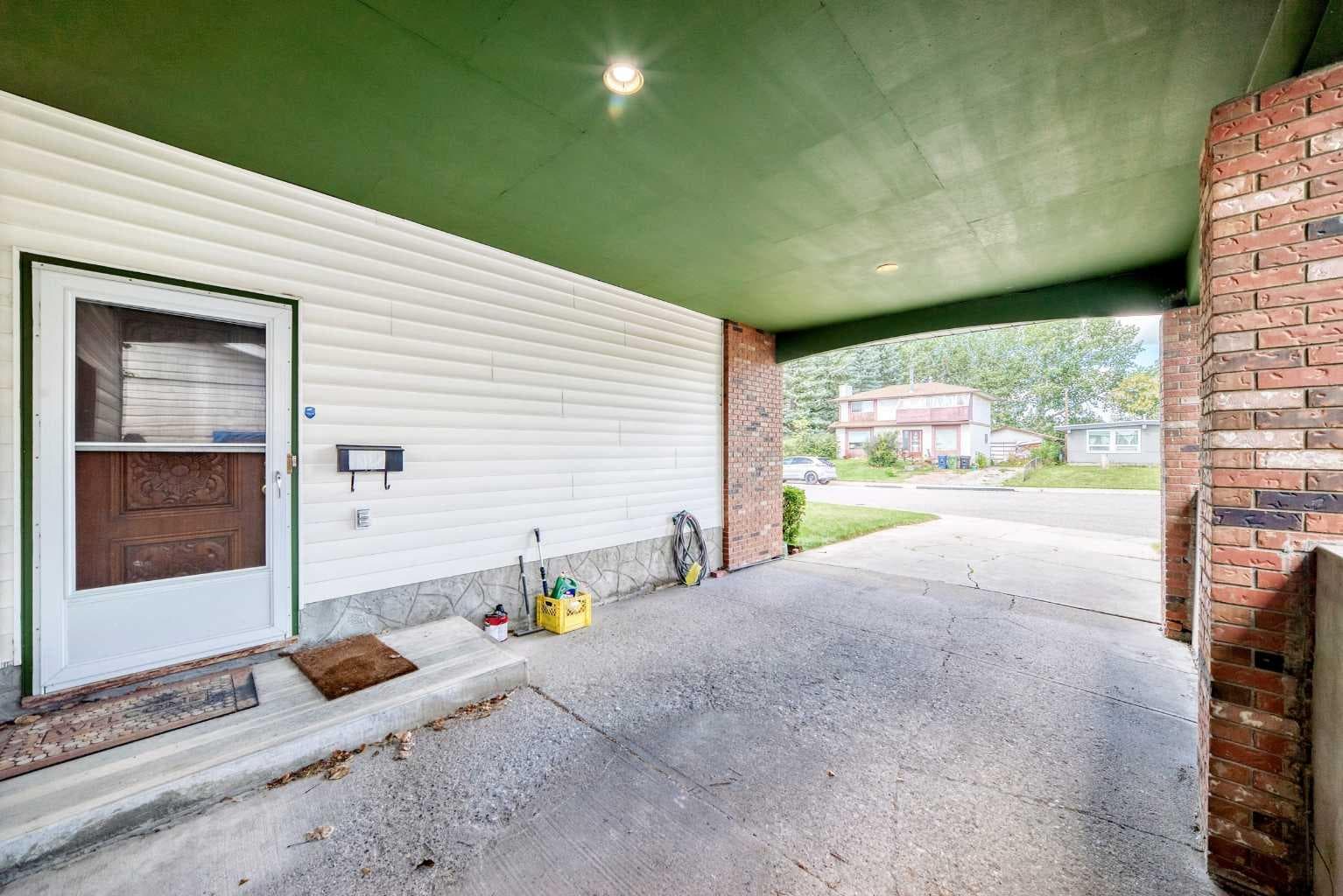 15 Maidstone Place NE