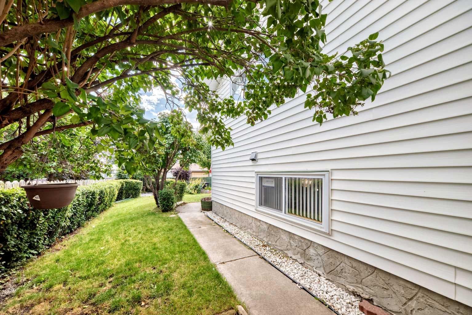 15 Maidstone Place NE