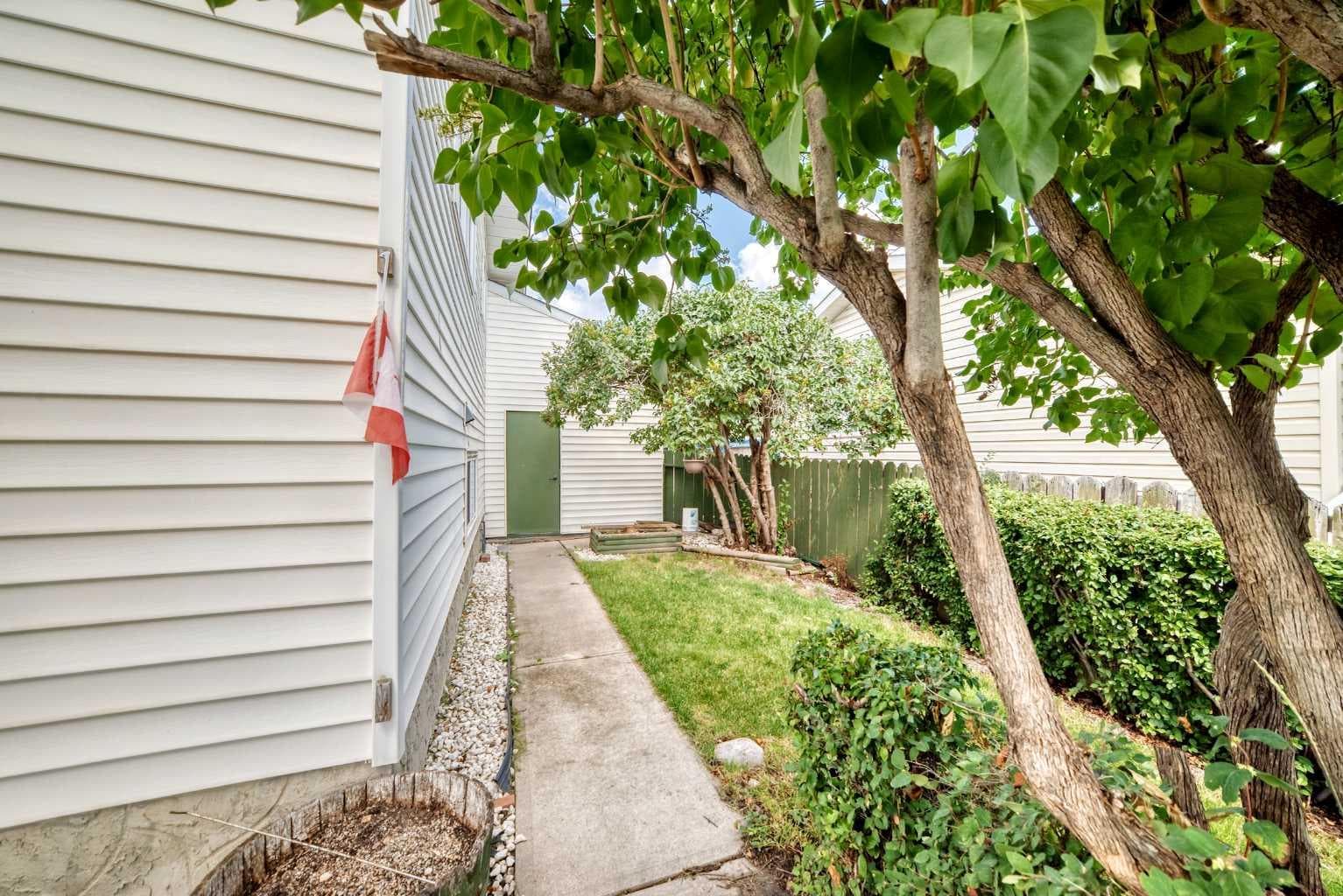 15 Maidstone Place NE