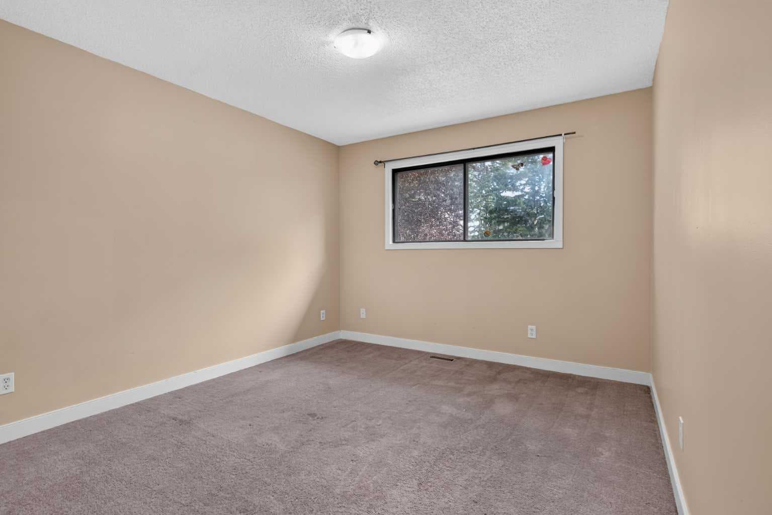 112 Abalone Place NE