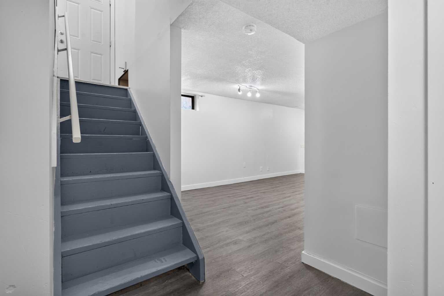 112 Abalone Place NE