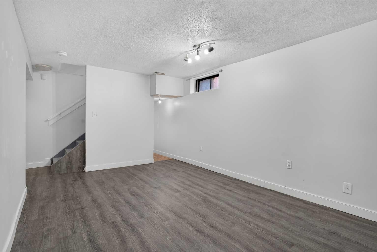 112 Abalone Place NE