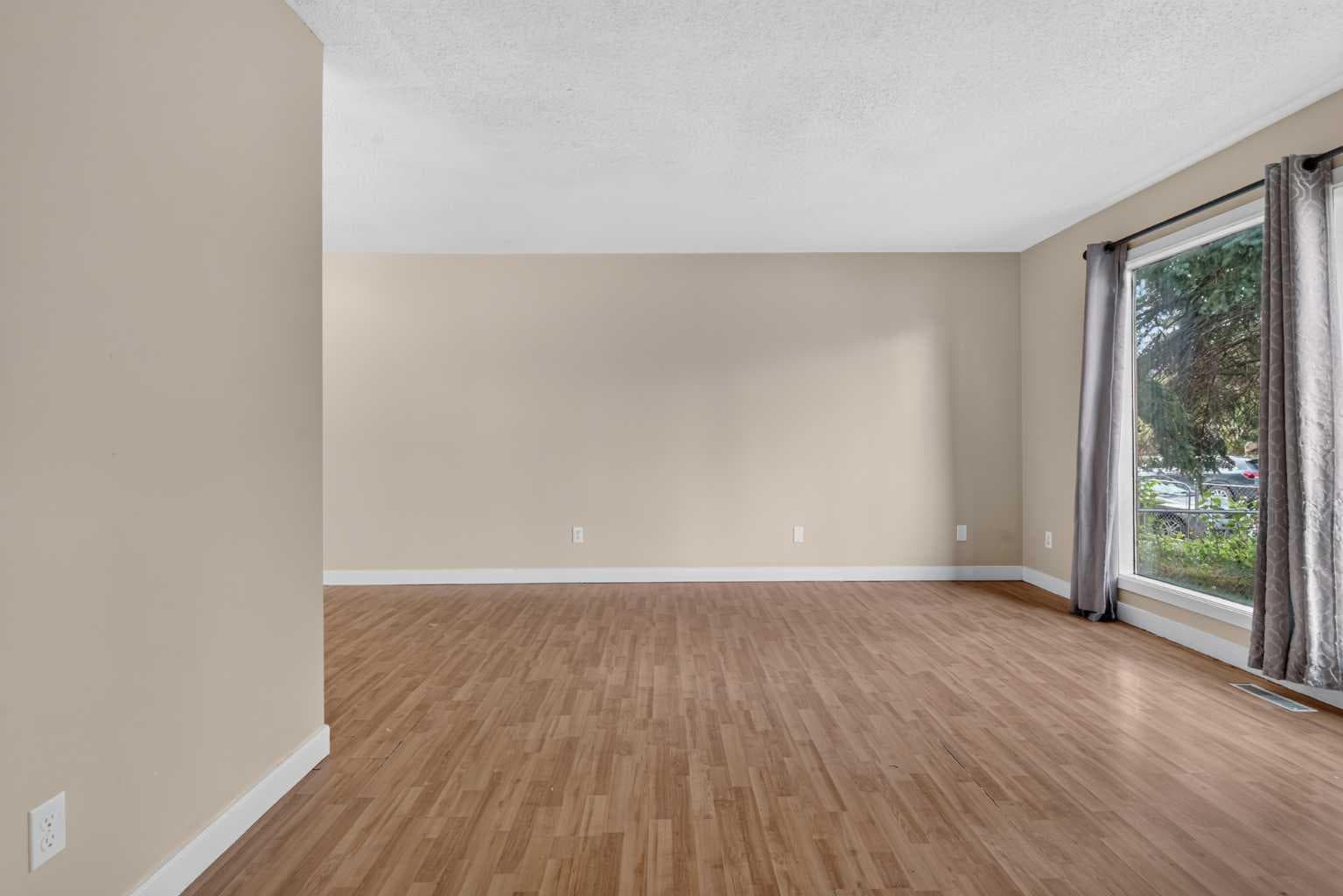 112 Abalone Place NE