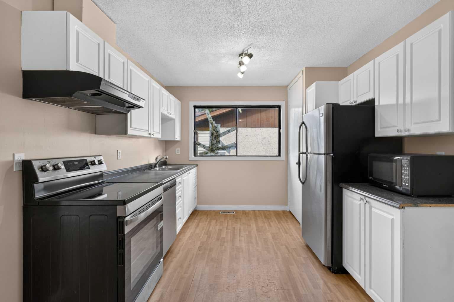 112 Abalone Place NE