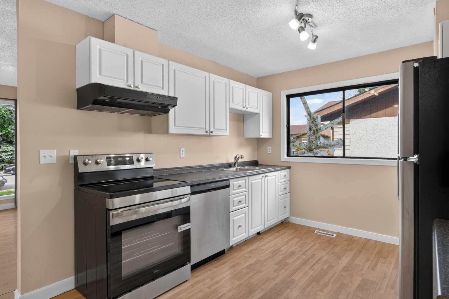 112 Abalone Place NE