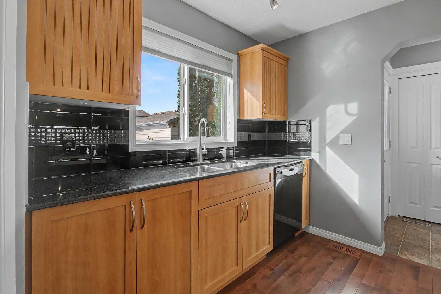 156 Morningside Manor SW