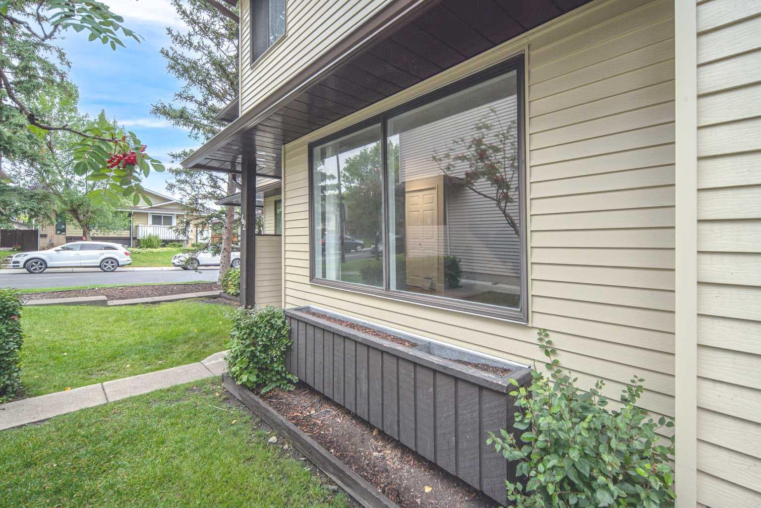 42, 380 Bermuda Drive NW
