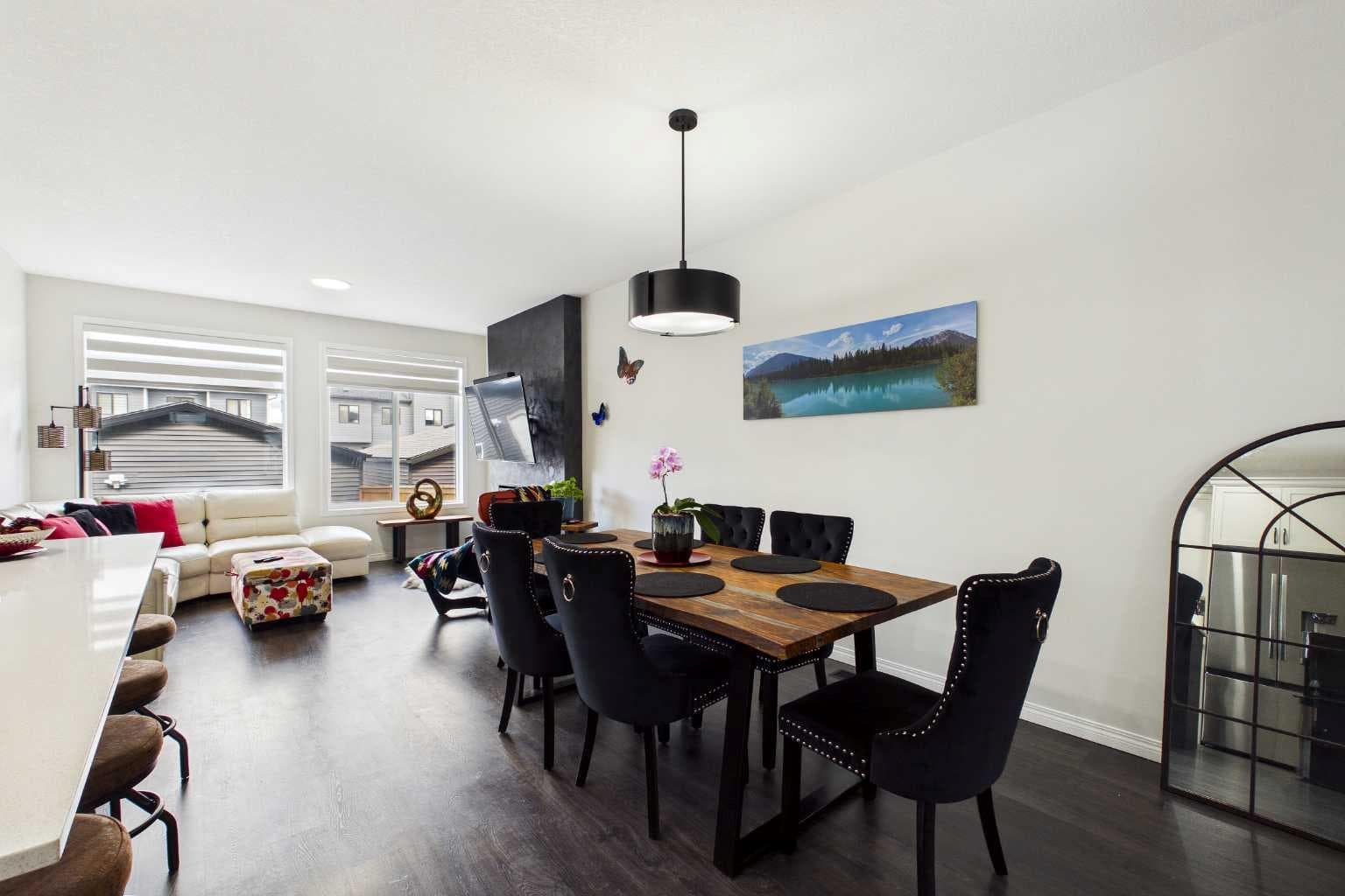 24 Rowmont Common NW