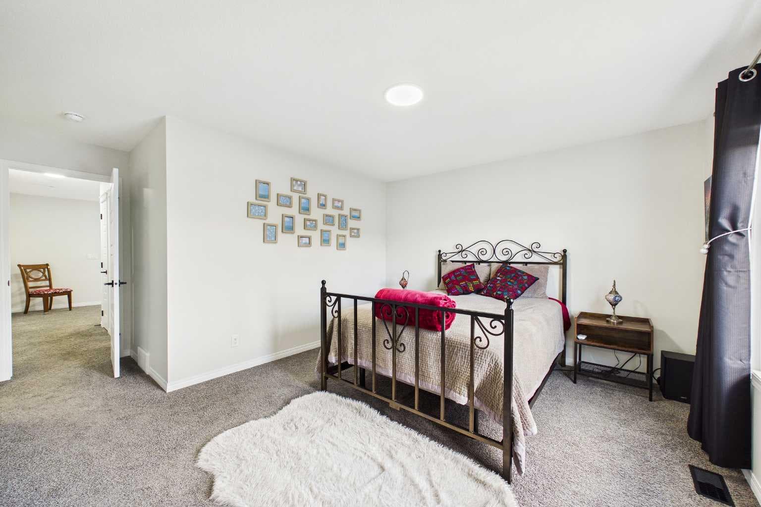 24 Rowmont Common NW