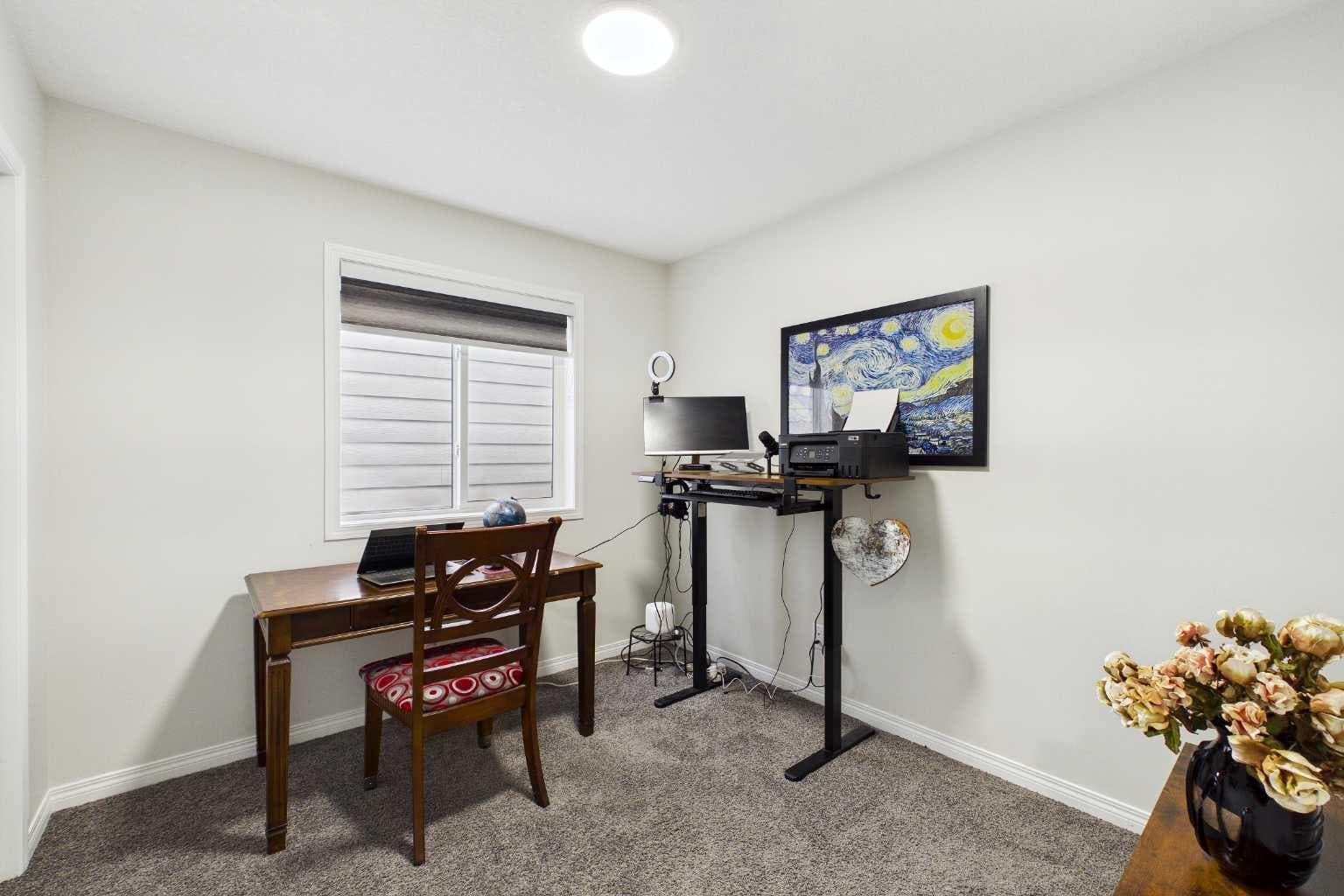 24 Rowmont Common NW