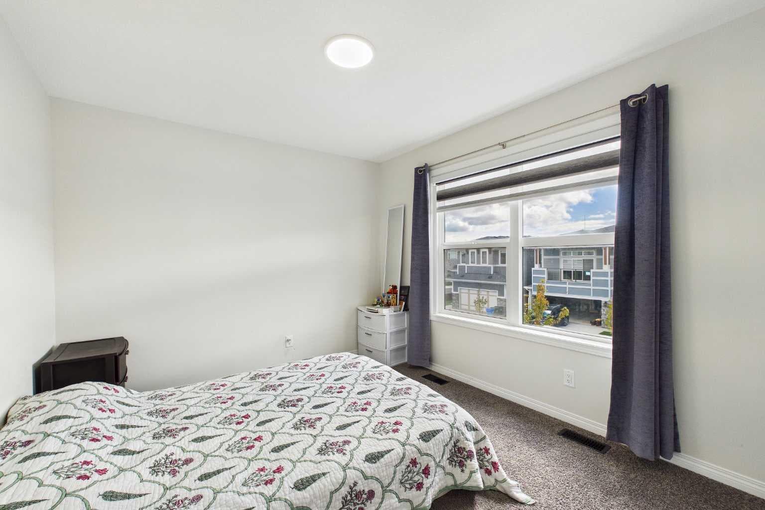 24 Rowmont Common NW