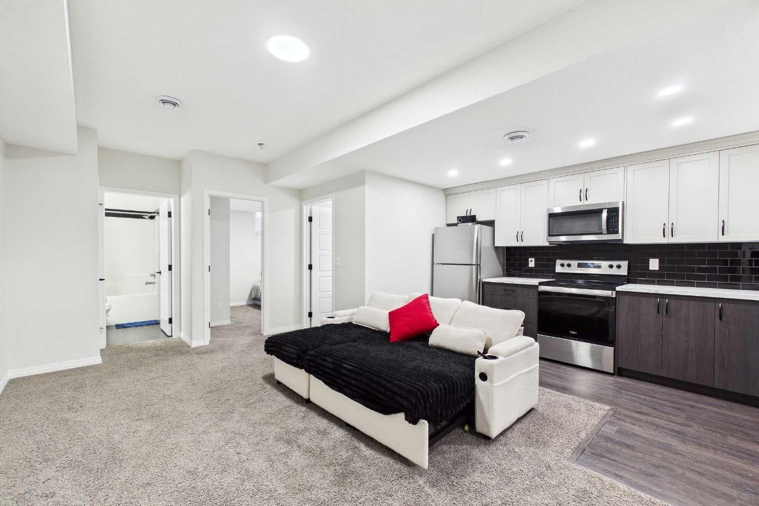 24 Rowmont Common NW