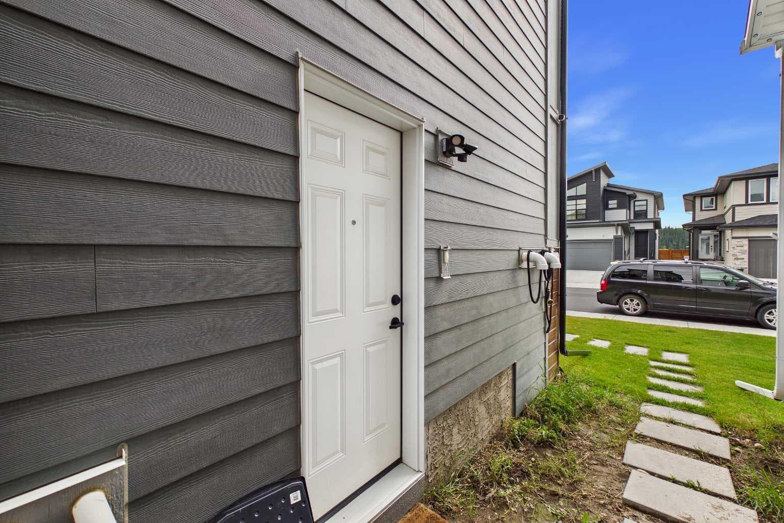 24 Rowmont Common NW