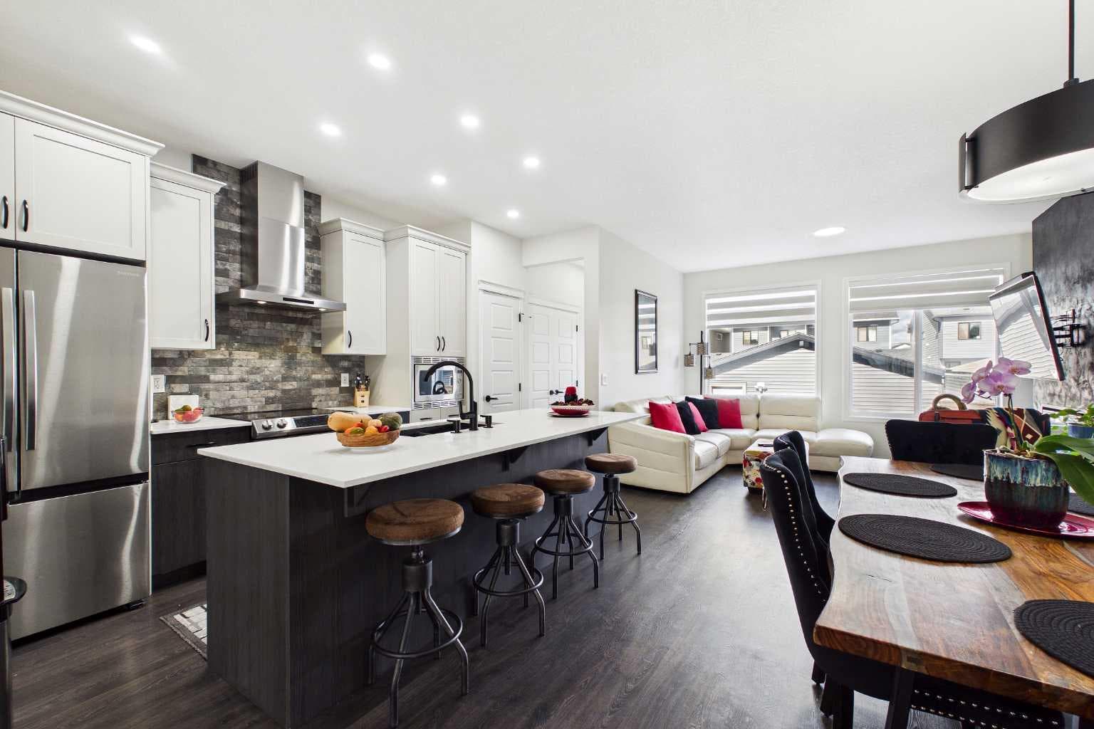 24 Rowmont Common NW