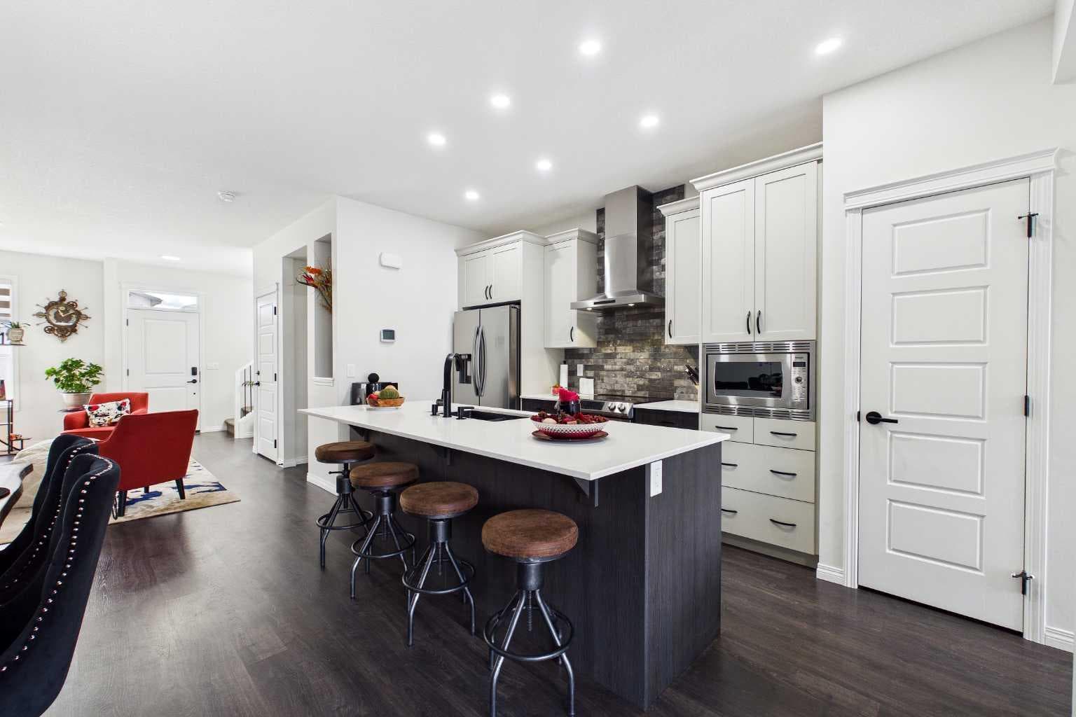 24 Rowmont Common NW