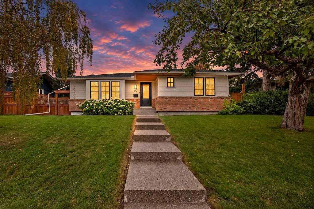 256 Westminster Drive SW