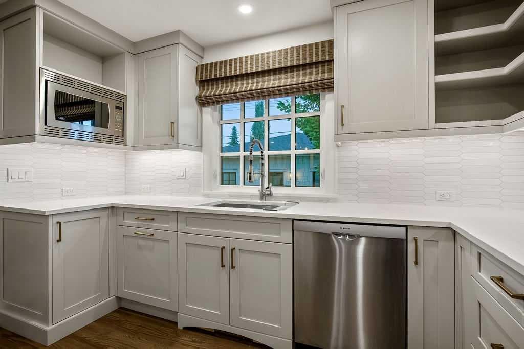 256 Westminster Drive SW