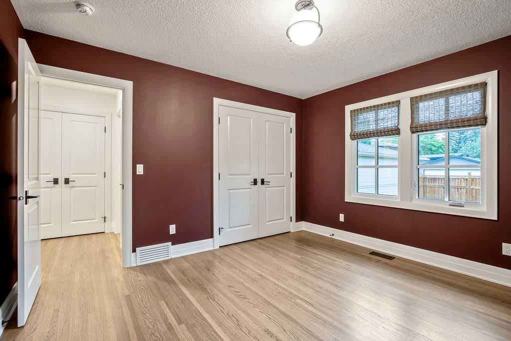 256 Westminster Drive SW