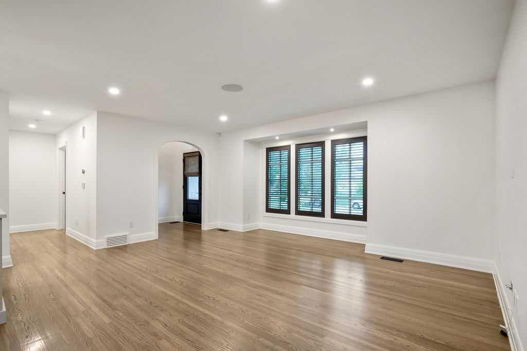 256 Westminster Drive SW
